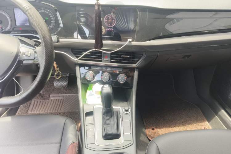 Used Volkswagen Bora 2021 1.5L Automatic Comfort Smart Connect Edition Audio And AC Panel