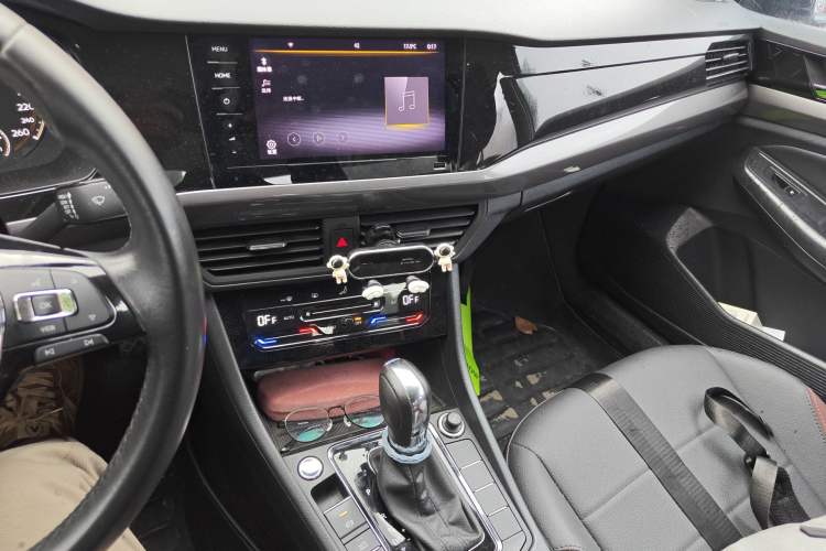 Used Volkswagen Bora 2021 1.5L Automatic Elite Smart Connect Edition Audio And AC Panel