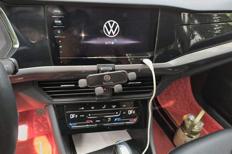 Used Volkswagen Bora 2021 1.5L Automatic Elite Smart Connect Edition Audio And AC Panel