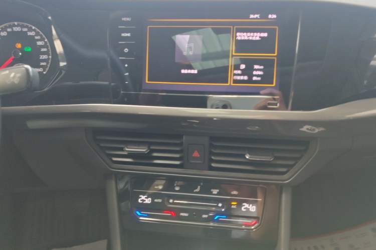 Used Volkswagen Bora 2021 1.5L Automatic Elite Smart Connect Edition Audio And AC Panel