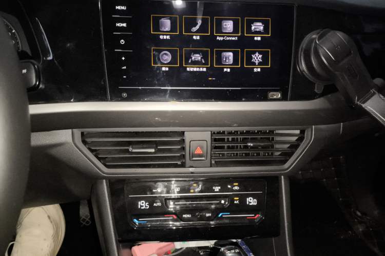 Used Volkswagen Bora 2021 280TSI DSG Elite Smart Connectivity Version Audio And AC Panel