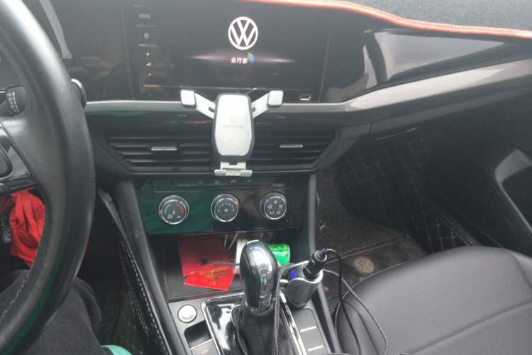 Used Volkswagen Bora 2021 1.5L Automatic Comfort Smart Connect Edition Audio And AC Panel