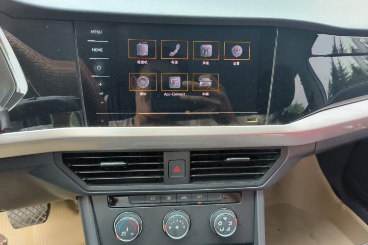 Used Volkswagen Bora 2021 1.5L Automatic Fashionable Smart Connectivity Version Audio And AC Panel
