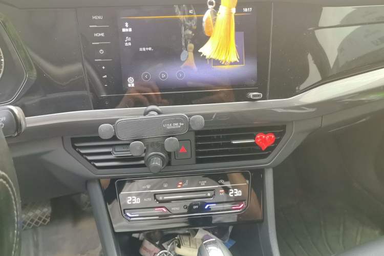 Used Volkswagen Bora 2021 1.5L Automatic Elite Smart Connect Edition Audio And AC Panel