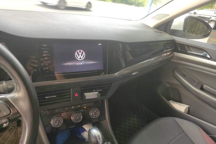 Used Volkswagen Bora 2021 1.5L Automatic Comfort Smart Connect Edition Audio And AC Panel