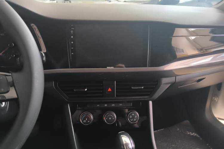 Used Volkswagen Bora 2021 1.5L Automatic Comfort Smart Connect Edition Audio And AC Panel
