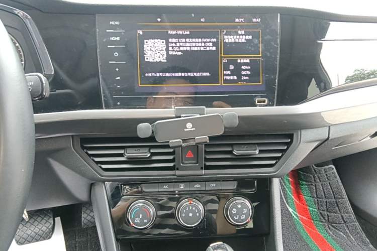 Used Volkswagen Bora 2021 1.5L Automatic Comfort Smart Connect Edition Audio And AC Panel