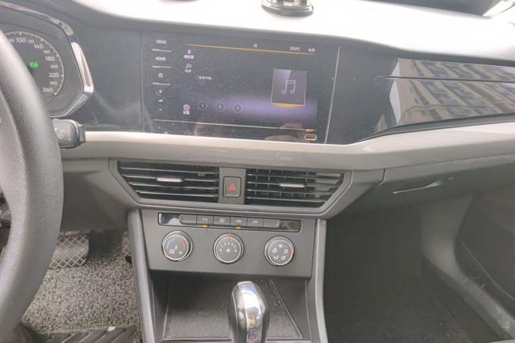 Used Volkswagen Bora 2021 1.5L Automatic Fashionable Smart Connectivity Version Audio And AC Panel