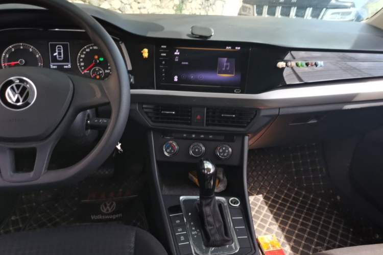 Used Volkswagen Bora 2021 1.5L Automatic Fashionable Smart Connectivity Version Audio And AC Panel