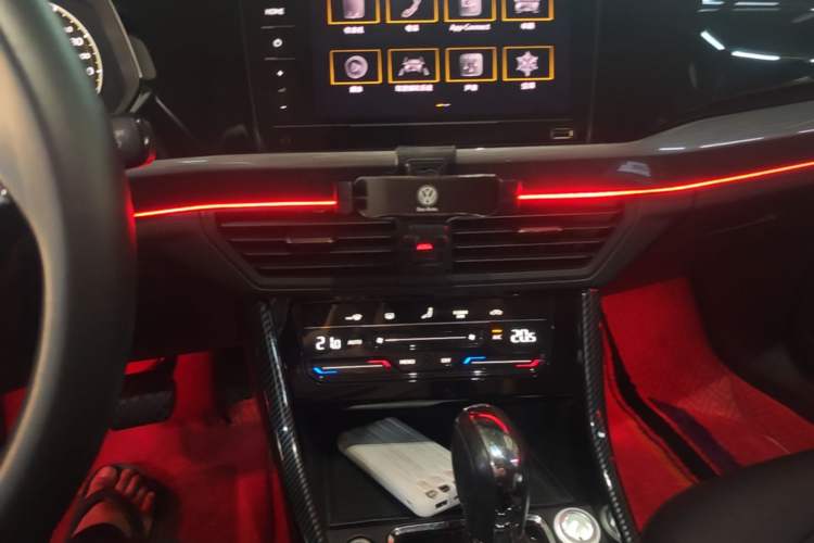 Used Volkswagen Bora 2021 1.5L Automatic Elite Smart Connect Edition Audio And AC Panel