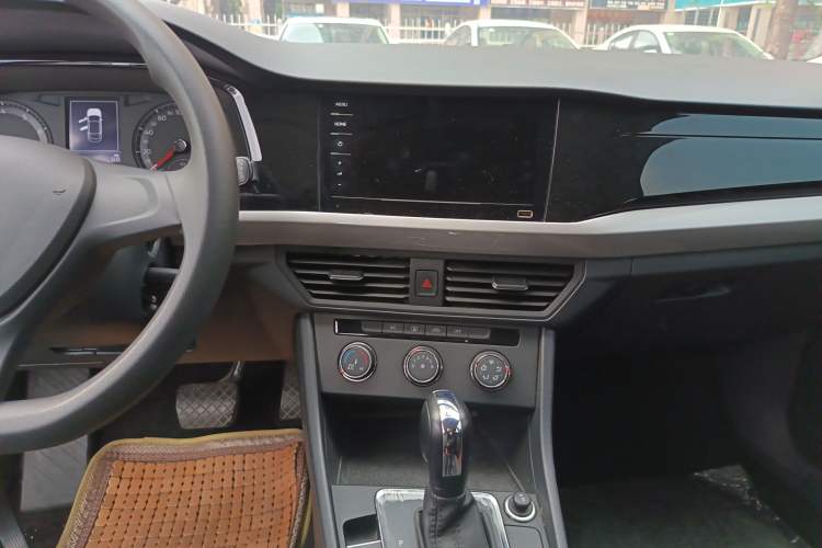 Used Volkswagen Bora 2021 1.5L Automatic Fashionable Smart Connectivity Version Audio And AC Panel