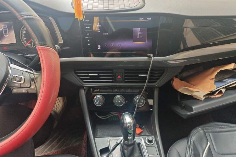 Used Volkswagen Bora 2021 1.5L Automatic 30th Anniversary Edition Audio And AC Panel