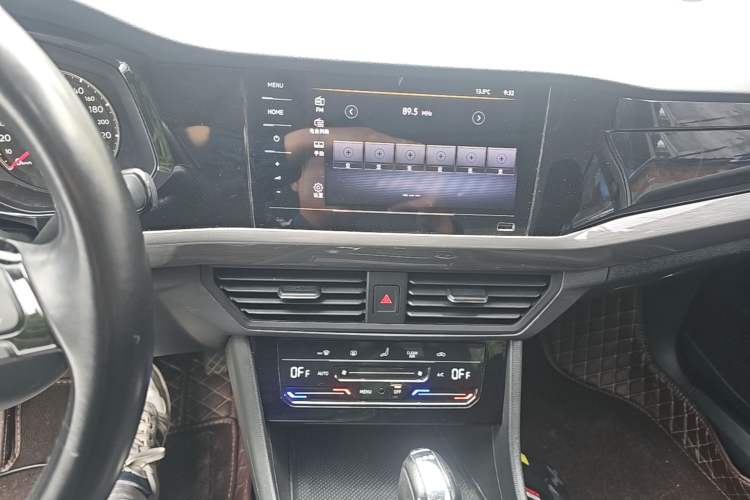 Used Volkswagen Bora 2021 280TSI DSG Elite Smart Connectivity Version Audio And AC Panel