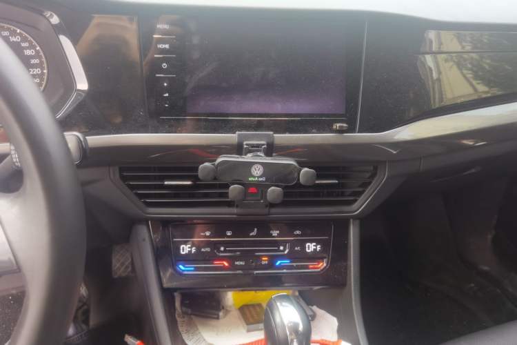 Used Volkswagen Bora 2021 1.5L Automatic Elite Smart Connect Edition Audio And AC Panel