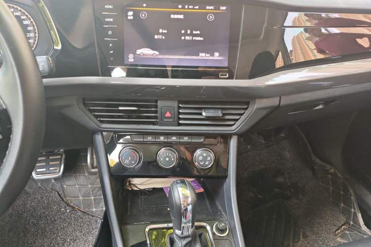 Used Volkswagen Bora 2021 1.5L Automatic Comfort Smart Connect Edition Audio And AC Panel