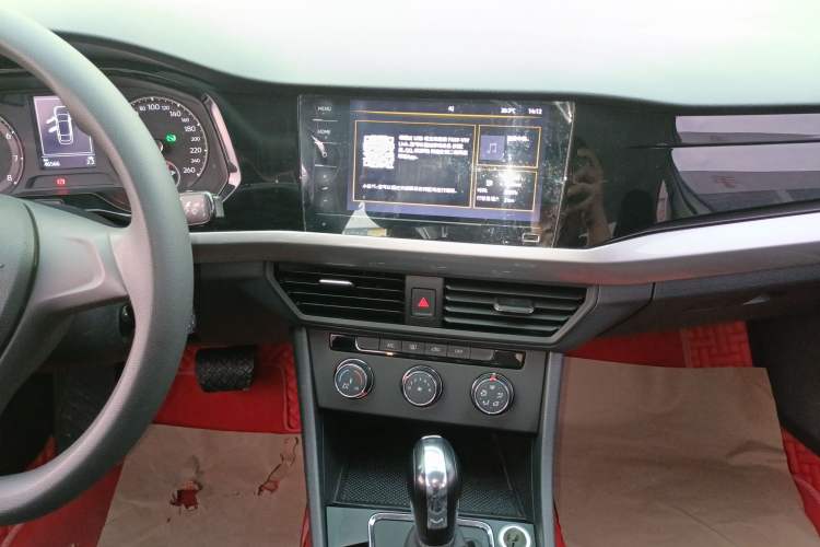 Used Volkswagen Bora 2021 1.5L Automatic Fashionable Smart Connectivity Version Audio And AC Panel
