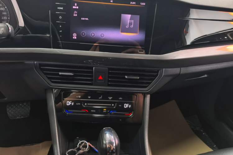 Used Volkswagen Bora 2021 1.5L Automatic Elite Smart Connect Edition Audio And AC Panel