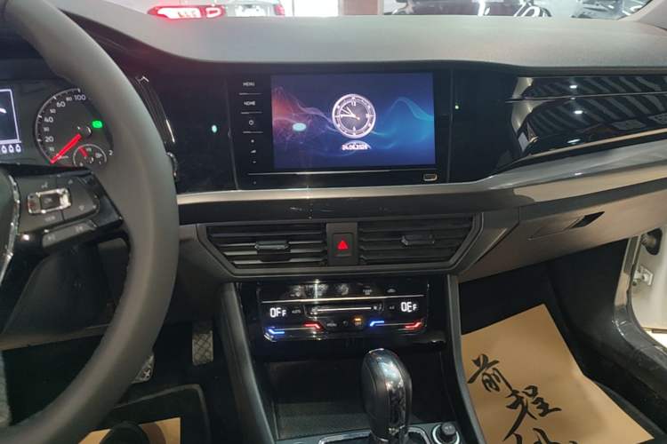 Used Volkswagen Bora 2021 1.5L Automatic Elite Smart Connect Edition Audio And AC Panel