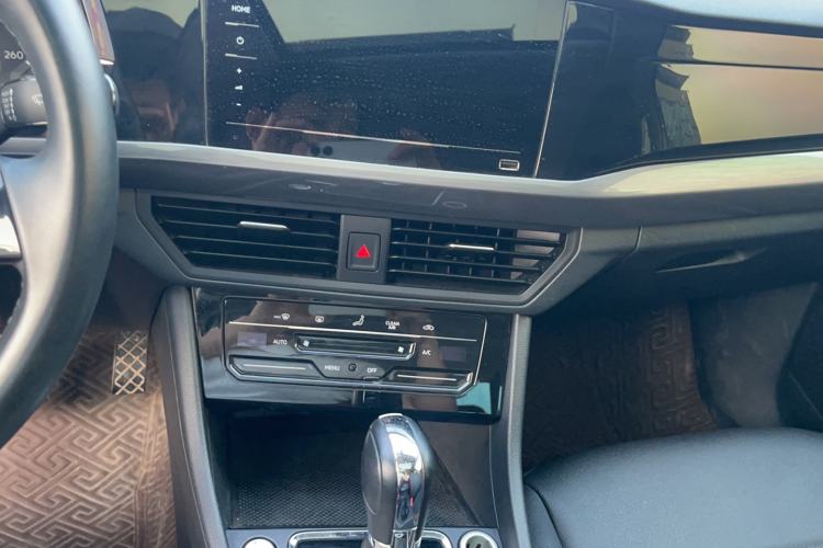 Used Volkswagen Bora 2021 1.5L Automatic Elite Smart Connect Edition Audio And AC Panel