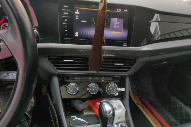 Used Volkswagen Bora 2021 1.5L Automatic Comfort Smart Connect Edition Audio And AC Panel