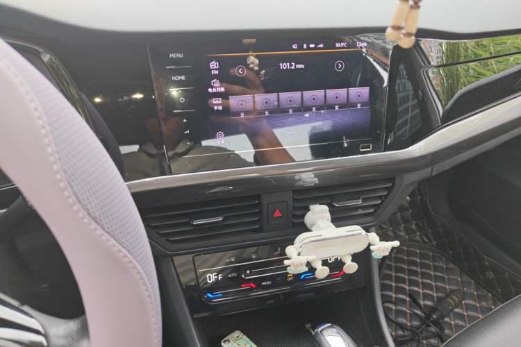 Used Volkswagen Bora 2021 1.5L Automatic Elite Smart Connect Edition Audio And AC Panel