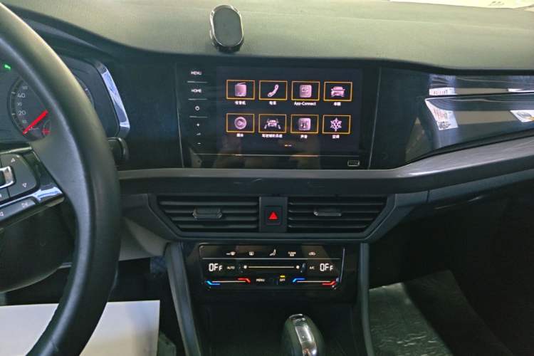 Used Volkswagen Bora 2021 280TSI DSG Elite Smart Connectivity Version Audio And AC Panel