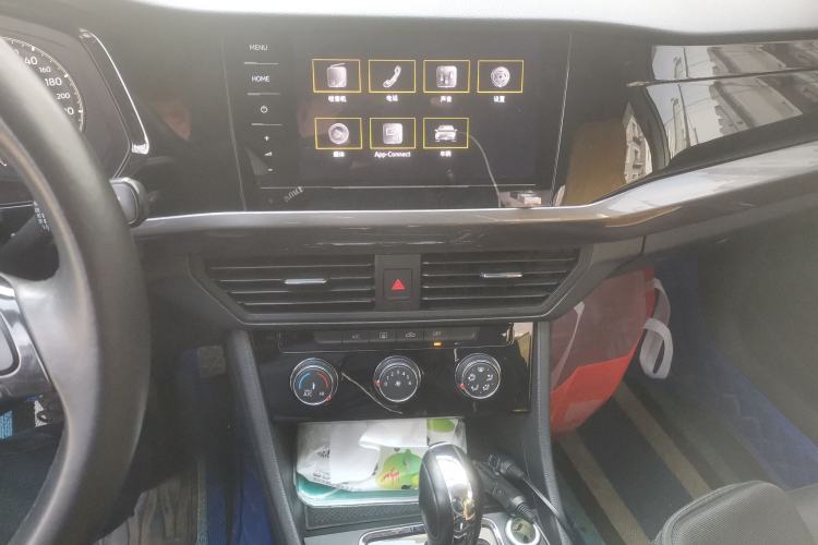 Used Volkswagen Bora 2021 1.5L Automatic Comfort Smart Connect Edition Audio And AC Panel