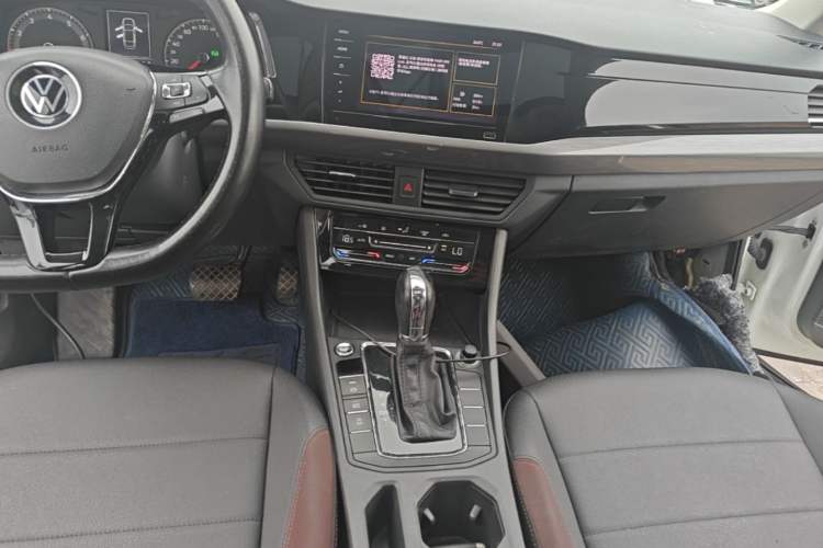 Used Volkswagen Bora 2021 1.5L Automatic Elite Smart Connect Edition Audio And AC Panel