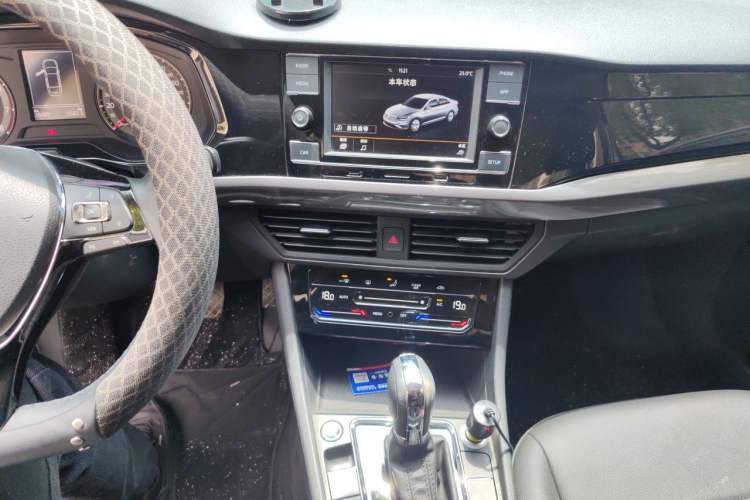 Used Volkswagen Bora 2021 1.5L Automatic Elite Smart Connect Edition Audio And AC Panel