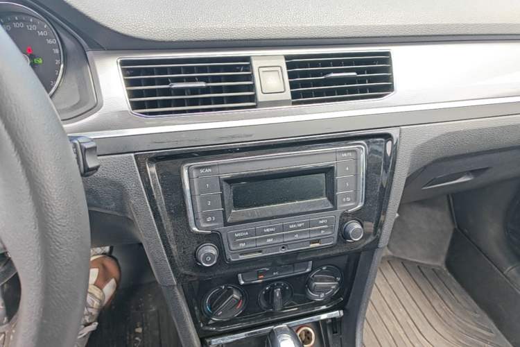 Used Volkswagen Bora 2021 1.5L Automatic Fashionable Smart Connectivity Version Audio And AC Panel