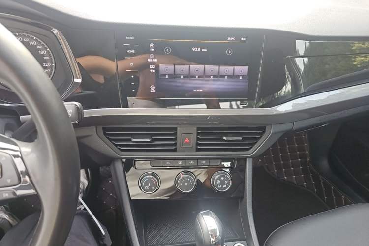 Used Volkswagen Bora 2021 1.5L Automatic Comfort Smart Connect Edition Audio And AC Panel