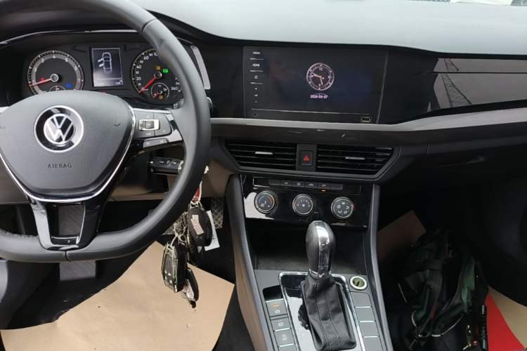 Used Volkswagen Bora 2021 1.5L Automatic Comfort Smart Connect Edition Audio And AC Panel