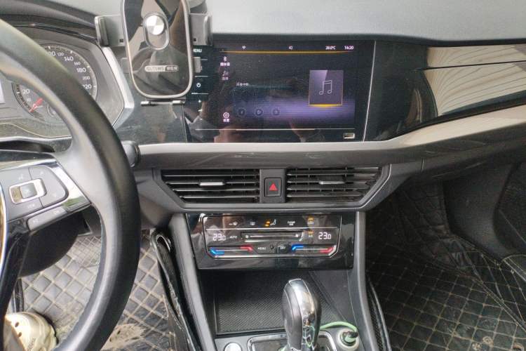 Used Volkswagen Bora 2021 1.5L Automatic Elite Smart Connect Edition Audio And AC Panel