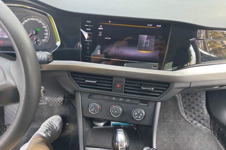 Used Volkswagen Bora 2021 1.5L Automatic Fashionable Smart Connectivity Version Audio And AC Panel
