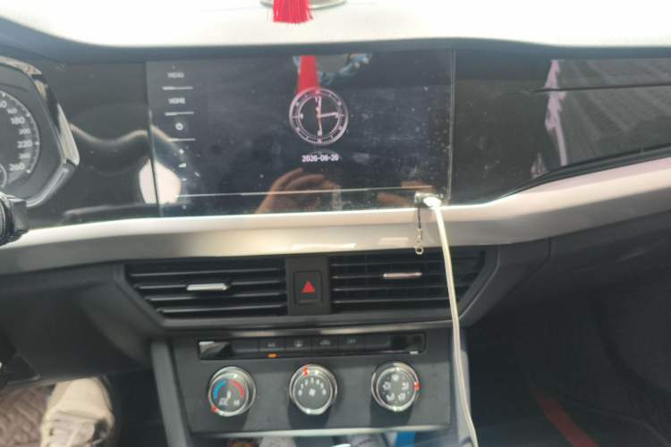 Used Volkswagen Bora 2021 1.5L Automatic Fashionable Smart Connectivity Version Audio And AC Panel