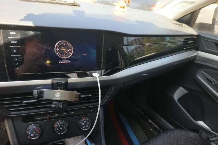 Used Volkswagen Bora 2021 1.5L Automatic Fashionable Smart Connectivity Version Audio And AC Panel