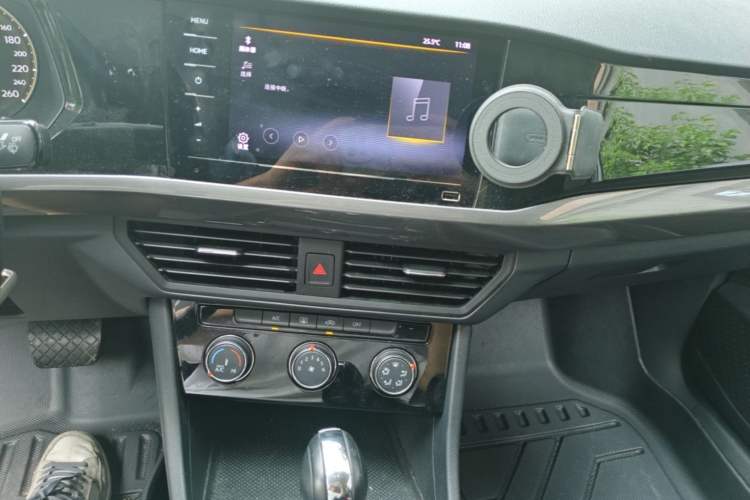 Used Volkswagen Bora 2021 1.5L Automatic Comfort Smart Connect Edition Audio And AC Panel