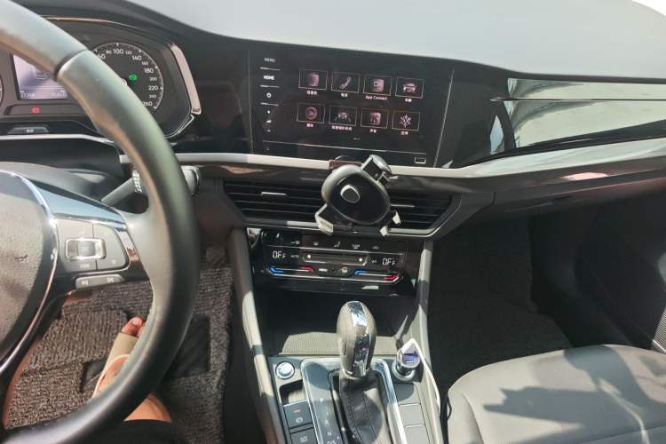 Used Volkswagen Bora 2021 1.5L Automatic Elite Smart Connect Edition Audio And AC Panel
