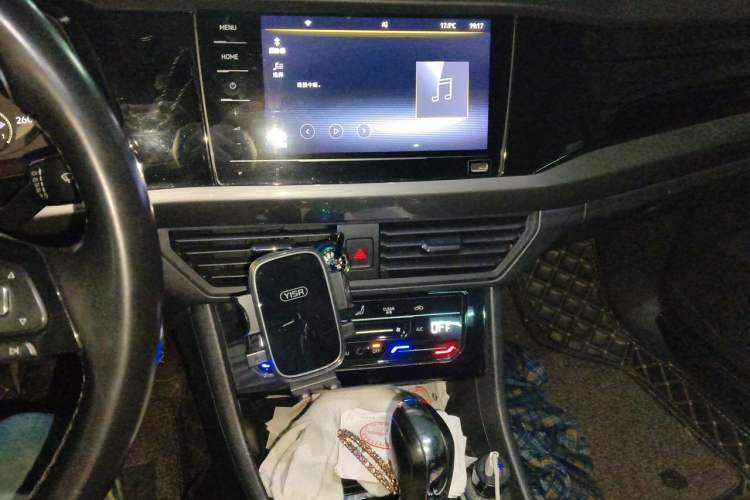 Used Volkswagen Bora 2021 1.5L Automatic Elite Smart Connect Edition Audio And AC Panel