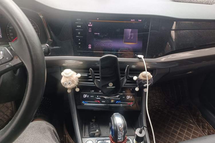 Used Volkswagen Bora 2021 1.5L Automatic Comfort Smart Connect Edition Audio And AC Panel
