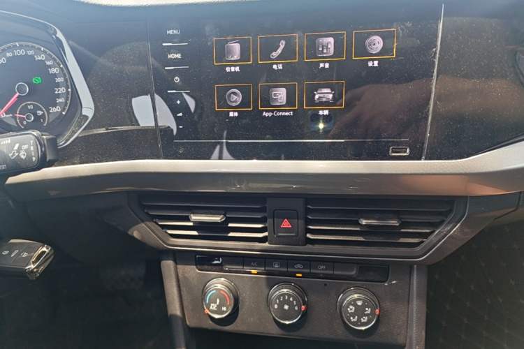 Used Volkswagen Bora 2021 1.5L Automatic Fashionable Smart Connectivity Version Audio And AC Panel