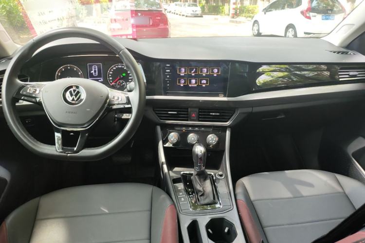Used Volkswagen Bora 2021 1.5L Automatic Comfort Smart Connect Edition Center Console