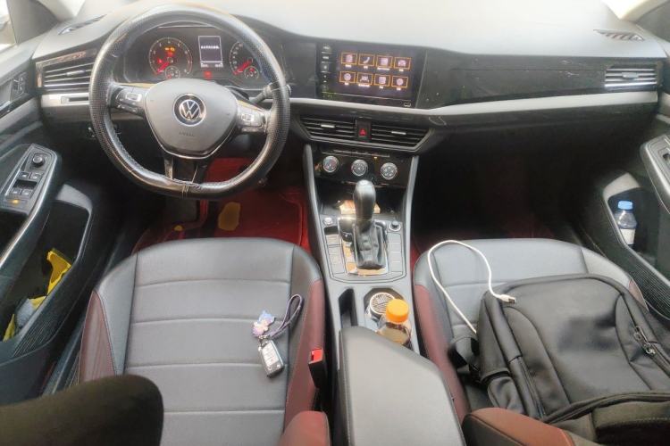 Used Volkswagen Bora 2021 1.5L Automatic Elite Smart Connect Edition Center Console