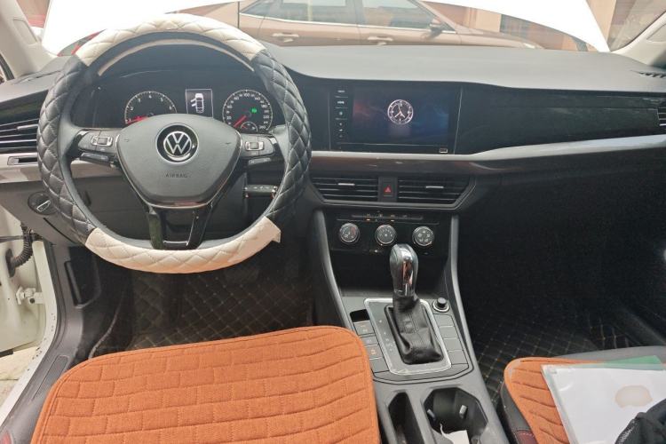 Used Volkswagen Bora 2021 1.5L Automatic Comfort Smart Connect Edition Center Console