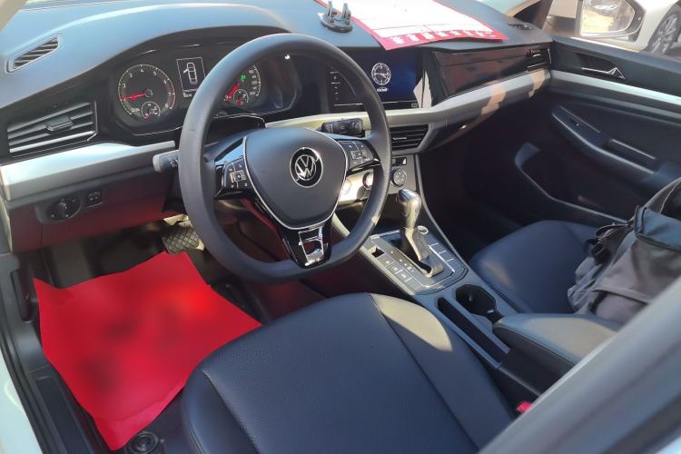 Used Volkswagen Bora 2021 1.5L Automatic Fashionable Smart Connectivity Version Center Console