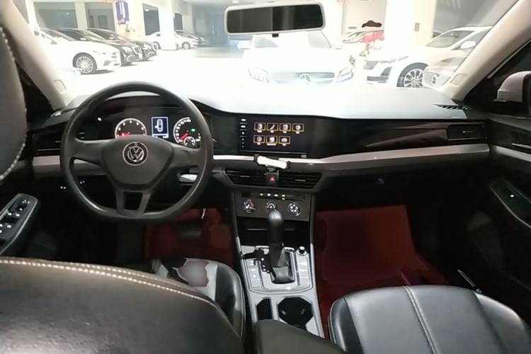 Used Volkswagen Bora 2021 1.5L Automatic Fashionable Smart Connectivity Version Center Console