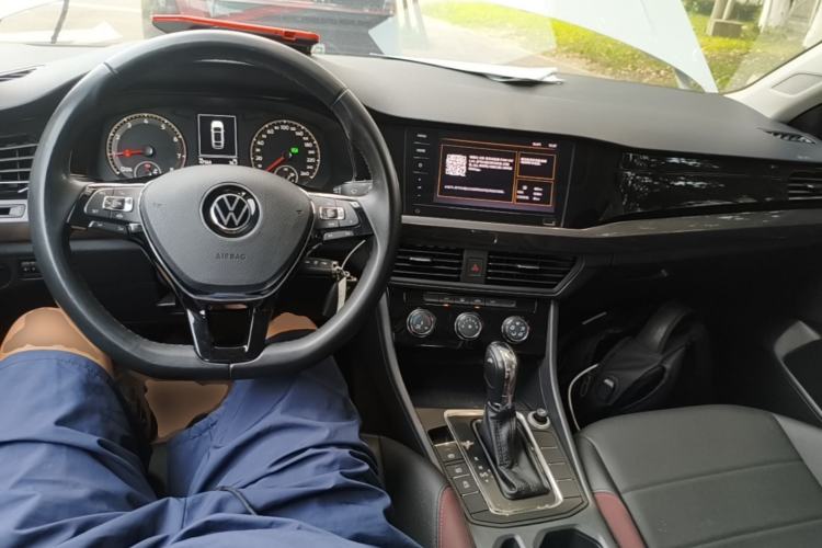 Used Volkswagen Bora 2021 1.5L Automatic Comfort Smart Connect Edition Center Console