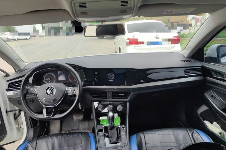Used Volkswagen Bora 2021 1.5L Automatic Comfort Smart Connect Edition Center Console