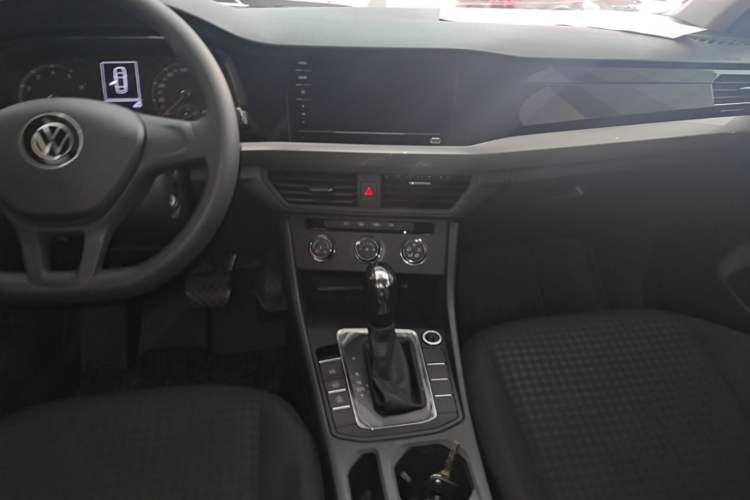 Used Volkswagen Bora 2021 1.5L Automatic Fashionable Smart Connectivity Version Center Console