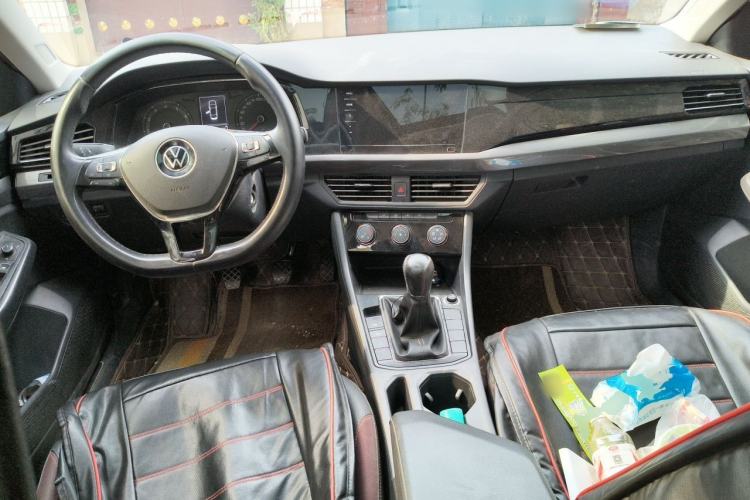 Used Volkswagen Bora 2021 1.5L Manual Comfort Smart Connect Edition Center Console